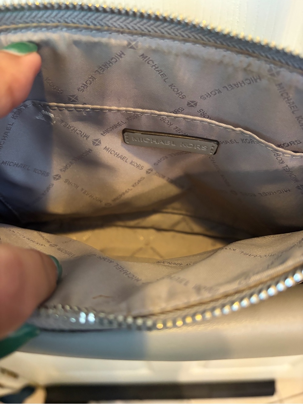 MICHAEL KORS 3-IN-1 CROSSBODY BAG "MAISIE" MEDIUM PEBBLED LEATHER PEARL GREY - Picture 2 of 7